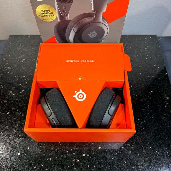 SteelSeries‎ Arctis Nova 1 Wired Gaming Headset for PC - Picture 3 of 8